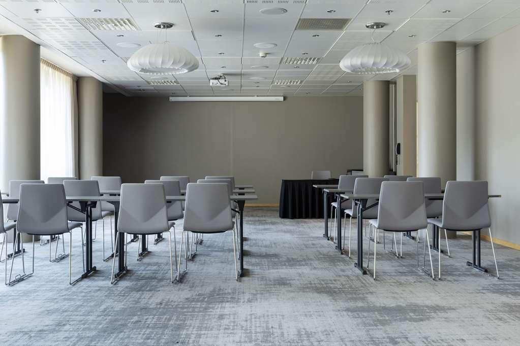 Clarion Hotel 4*